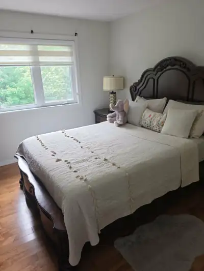BEAUTIFUL ROOM FOR RENT NEAR PLACE D'ORLEANS AND BUS STATION N.B: 1 bedrooms is in Orleans at $ 1100...