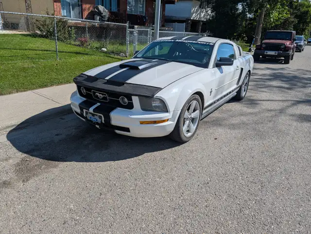 2007 V6 Mustang