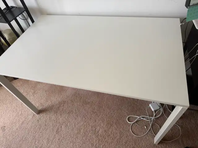 White like new dining table in Dining Tables & Sets in Mississauga / Peel Region - Image 3