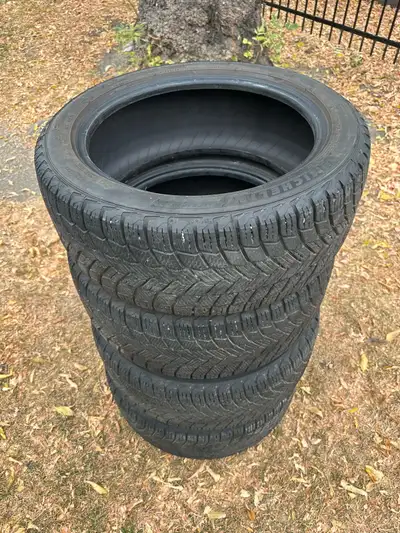 Michelin X-ICE SNOW 225/45R17. Best winter tires in my opinion. These are the second set of Michelin...