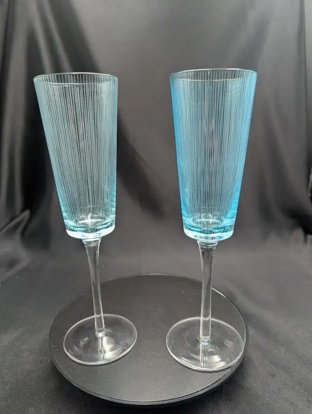 Vintage Blue And White Stripe Champagne Flute Pair in Kitchen & Dining Wares in Calgary - Image 6