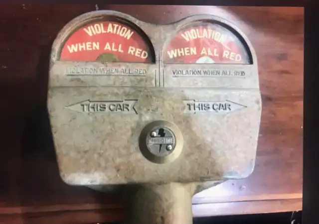 3 VINTAGE DOUBLE HEADED PARKING METERS - NOT A FIRE SALE!! in Arts & Collectibles in Mississauga / Peel Region - Image 7