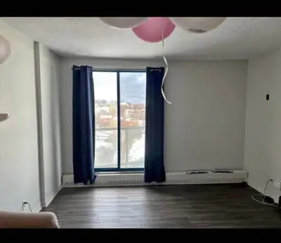 Private Bedroom Available – Downtown Waterfront Apartment (Women Only) Available from March 1st in a...