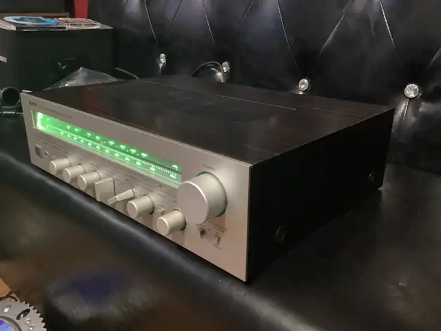 VINTAGE YAMAHA R 500 AMFM STEREO RECEIVER CIR 1981 MADE IN JAPAN in Stereo Systems & Home Theatre in City of Toronto - Image 4