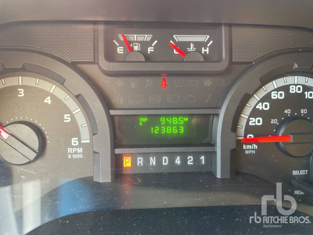 Ford Cube Van E-450 for Sale Low KMS 2017 Call 416-876-7475 in Cars & Trucks in City of Toronto - Image 4