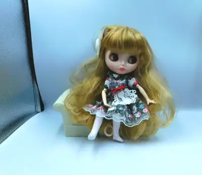 12" BLYTHE REPRO CUSTOM BLONDE DOLL, PRINT DRESS, SHOES, HAT, LOVELY.. this is the custom Blythe dol...