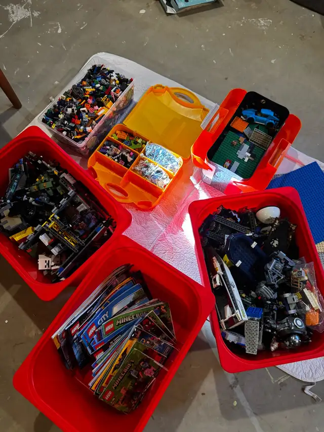 Lego Bulk Lot in Toys & Games in Gatineau - Image 9