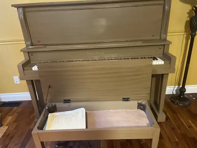 Mozart piano in Pianos & Keyboards in Edmonton - Image 4