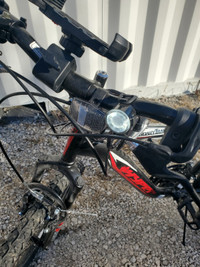 26 inch Mountain bike, 21 speed, plus 5 accessories