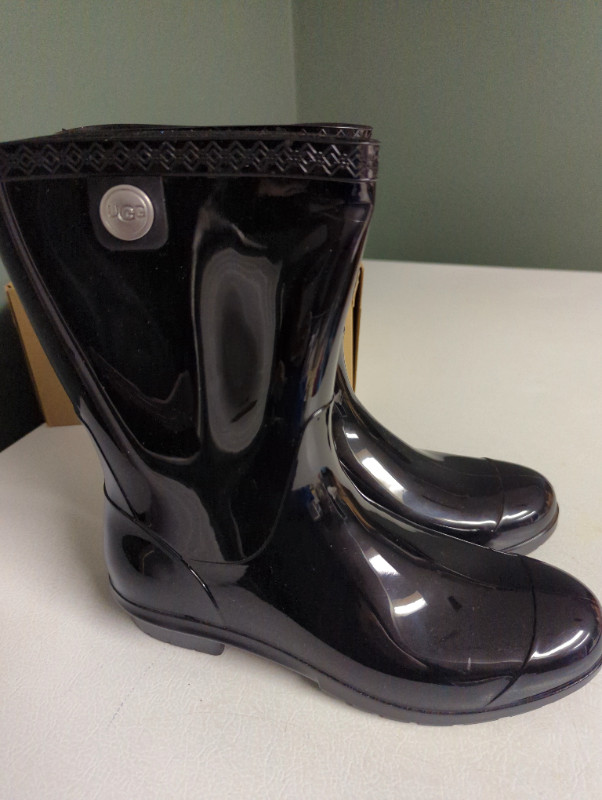 New UGG W sienna Rainboots - Black size 10 in Women's - Shoes in Oakville / Halton Region - Image 3