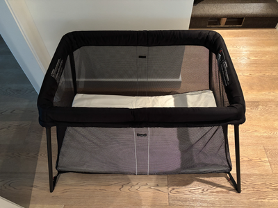 Lit - Parc BabyBjorn (avec 2 matelas), View more