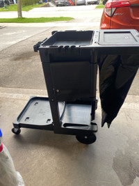Rubbermaid Cleaning Cart Executive edition