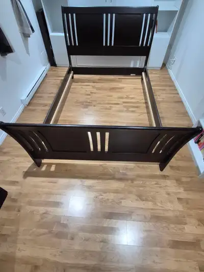 Lit QUEEN avec matelas, sommier et base, View more