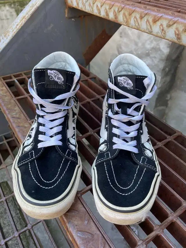 Vans Sk8-Hi Men’s size 8 in Men's Shoes in Kitchener / Waterloo - Image 6