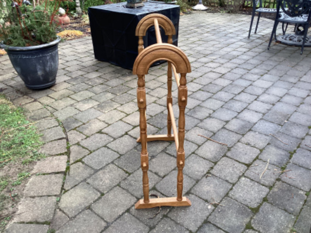 Oak  Blanket stand in Other in St. Catharines - Image 2