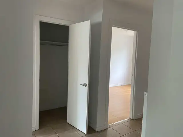 4 1/2 APPARTEMENT À LOUER, DISPONIBLE 1 MAI 2026, ST-MICHEL in Long Term Rentals in City of Montréal - Image 6