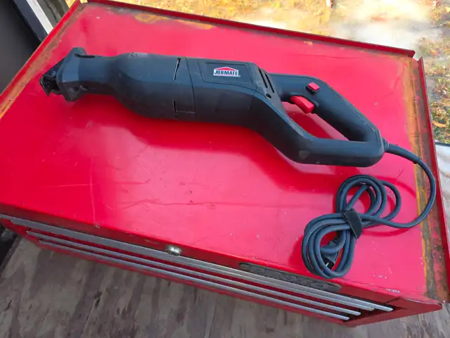 Jobmate Job Mate Reciprocating Saw 6.5A 120V Corded 1 Blade Key in Power Tools in Windsor Region - Image 4