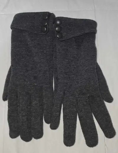 women's winter touch screen gloves All for 5 dollars only