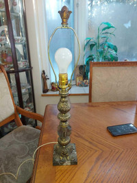 Beautiful vintage 1960s ornate metal 23" Lamp on Marble base, no