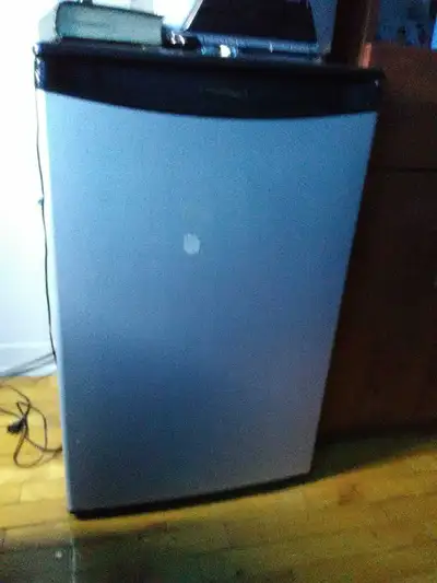 Mini refrigrateur Danby Design, View more