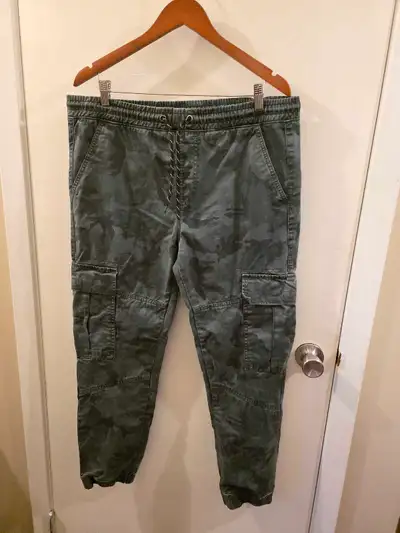 Vans off the wall camo pants, View more