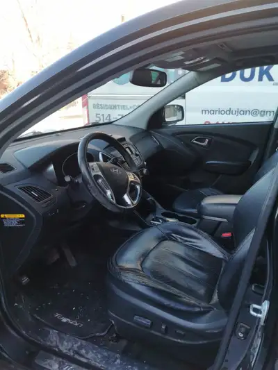 2011 HYUNDAI TUCSON LIMITED 4 DOOR SUV 2.4L 4 CYL AWD. Car not roadworthy, for parts only. Engine ne...