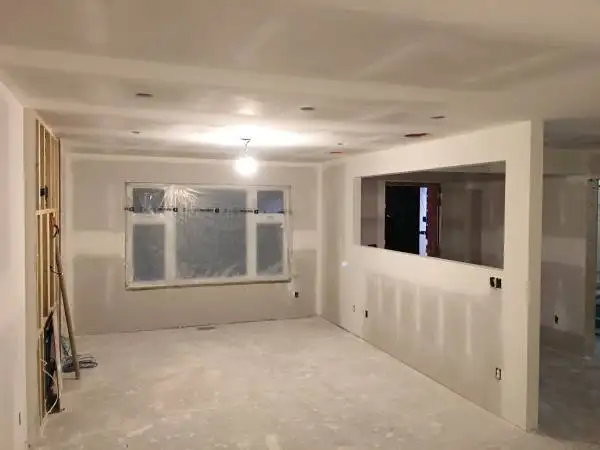 Drywall wall finisher   Ceiling wall systems.  26 years602314855930275844