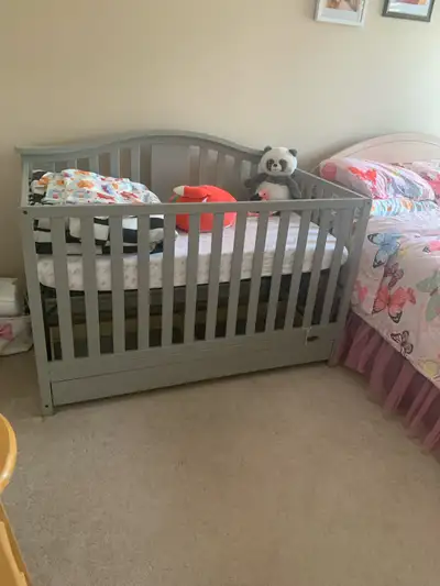 crib with changeable height, View more