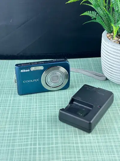 Nikon Coolpix S210 8.0MP Compact Digital Camera Blue, View more