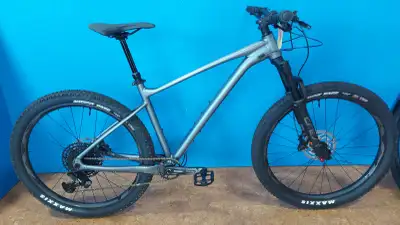 ($400 OFF) 22 Giant Fathom 1 Knight Shield 27.5 S/L, View more