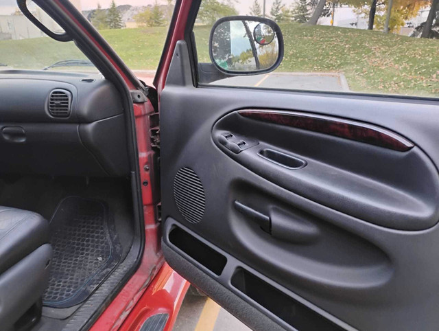 dodge ram 1999  1500 in Cars & Trucks in Mississauga / Peel Region - Image 4