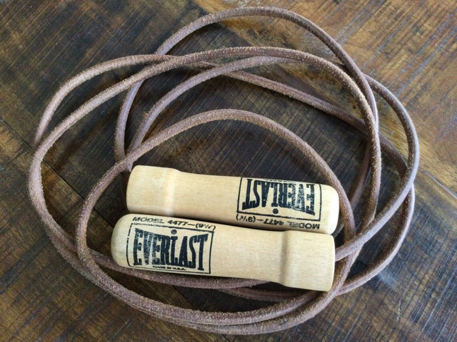 Vintage EVERLAST Boxing Leather Jump Rope, Model 4477 (9.5’) in Exercise Equipment in Bedford - Image 4
