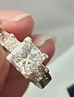 ✨❤️SPARKLING GORGEOUS NATURAL DIAMOND RING!! 1.76 TCW, View more