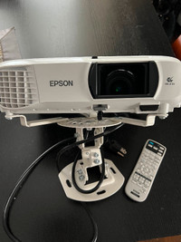 Epson LCD Projector Model H849A Home cinema 1060 and Screen
