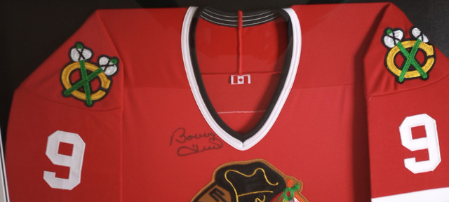Bobby Hull Signed Chicago Blackhawks Jersey, Professionally Fram in Arts & Collectibles in Hamilton - Image 4