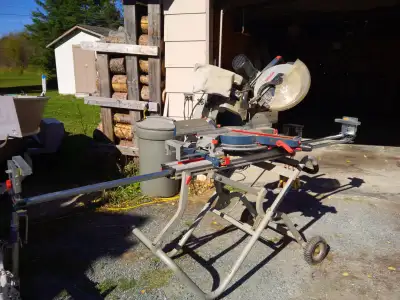 Bosch 12" Dual-Bevel Mitre saw, View more