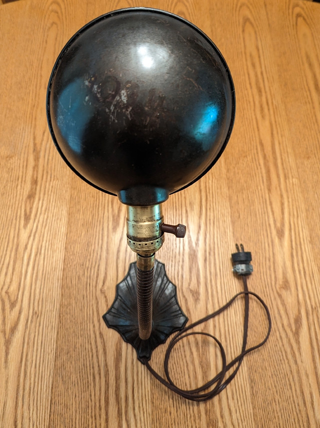 ANTIQUE VINTAGE 1920s to 30s era Art Deco Gooseneck Table Lamp  in Arts & Collectibles in St. Catharines - Image 2