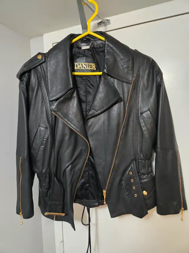 Like New Danier womans extra small black leather biker jacket62863731097730121