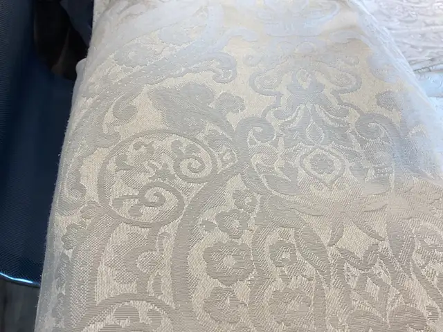 Tablecloth and Napkin Set453325568743188482