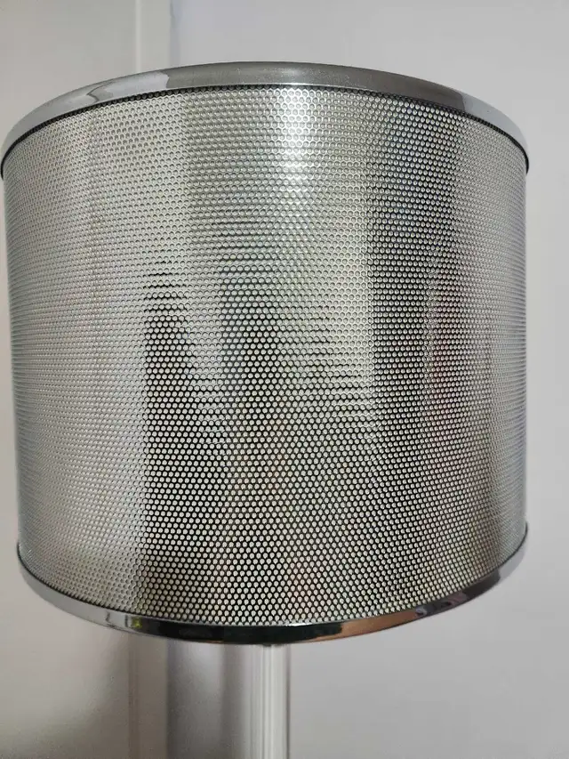Floor Lamp in Indoor Lighting & Fans in Ottawa - Image 4