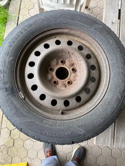 Hello, I’m selling 4 Goodyear winter tires, size P225/65R17 on rims for $200. Off of a 2013 Dodge Jo...