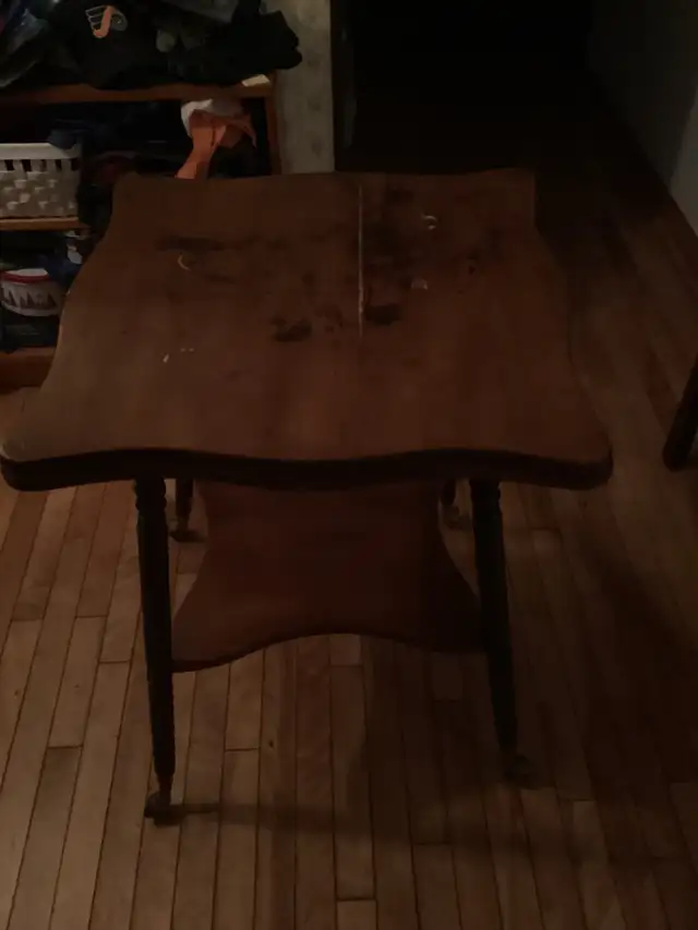 ForSale: Vintage Table with shelf in Other Tables in Bedford - Image 2