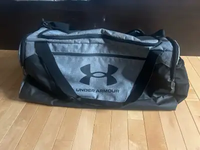 Multiple pockets including a shoe pocket and small items