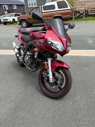 Clean, low-km 2007 Suzuki SV650S finished in a sharp burgundy colour and showing just 14,829 km. Thi...