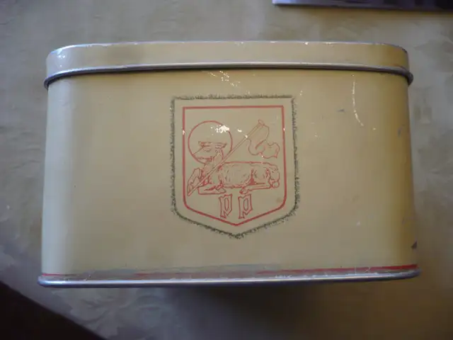 DECORATIVE TIN BOX PRESTON GUILD MERCHANT 195263417654857985122