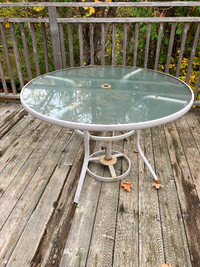 Outdoor Patio set - 5 chairs, glass table & umbrella