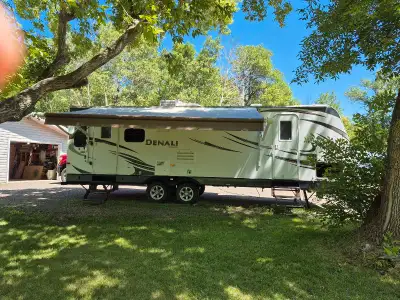 Owned since new, new vents and awning. Has a quick connect for propane BBQ, porcelain toilet,electri...