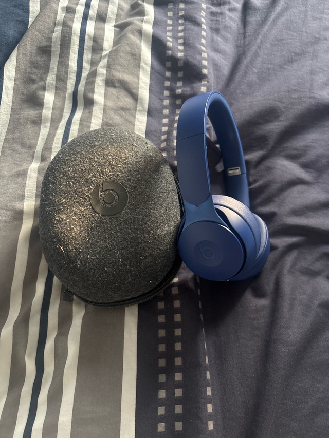 Beats Solo - Blue in General Electronics in Markham / York Region - Image 2