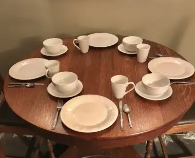 SEASONAL WHITE SNOWFLAKE EMBOSSED DUSHES - 18 pcs, View more