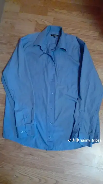 $5 Blue Long Sleeve Shirt. Collar Size - 15.5 (Medium) Brand - George Item is in 'Like NEW' conditio...